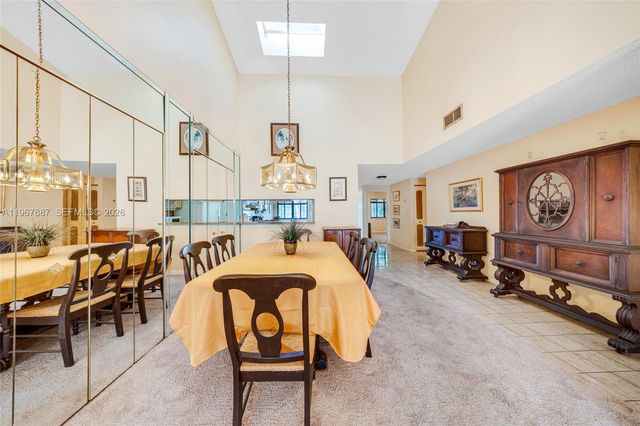 567 NE 199th Ter 1S, Miami, FL 33179