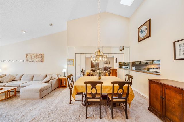 567 NE 199th Ter 1S, Miami, FL 33179