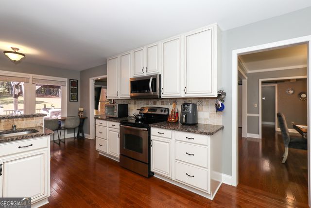 482 Buck Trail, Hoschton, GA 30548