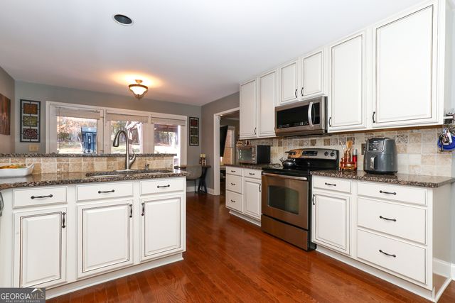 482 Buck Trail, Hoschton, GA 30548