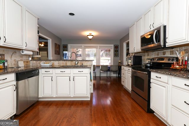 482 Buck Trail, Hoschton, GA 30548