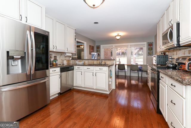 482 Buck Trail, Hoschton, GA 30548