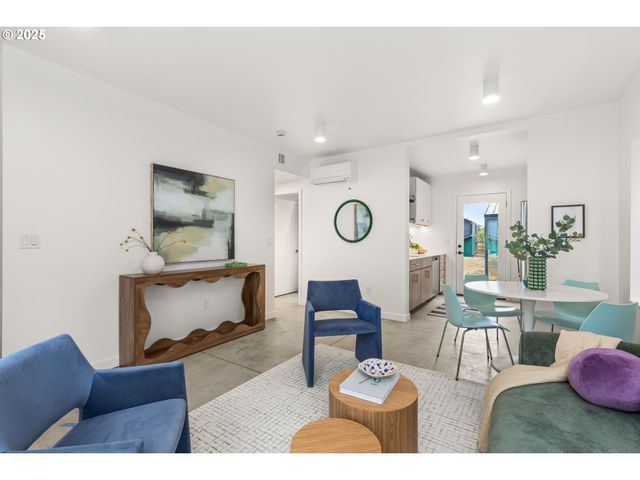 9963 Se Cottage Ln 6, Milwaukie, OR 97222