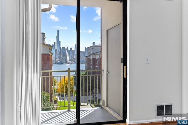 26 Ave At Port Imperial 425, West New York, NJ 07093
