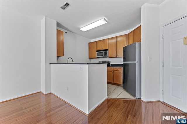 26 Ave At Port Imperial 425, West New York, NJ 07093