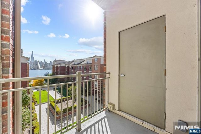 26 Ave At Port Imperial 425, West New York, NJ 07093
