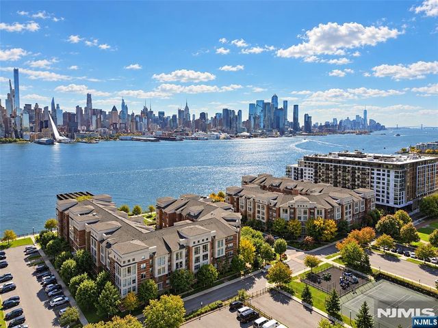 26 Ave At Port Imperial 425, West New York, NJ 07093