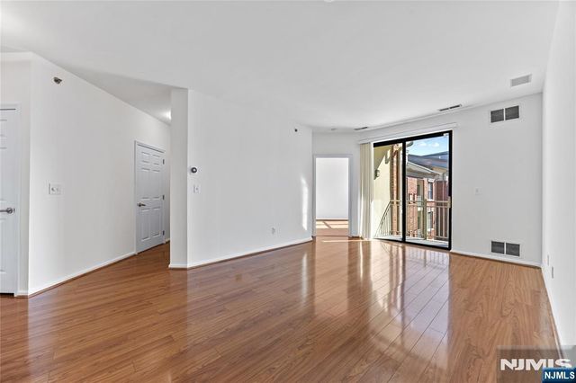 26 Ave At Port Imperial 425, West New York, NJ 07093