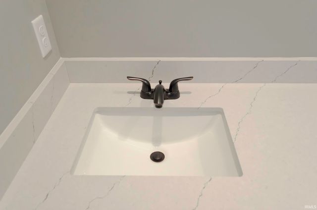 1397 Dixon Place, Huntertown, IN 46748