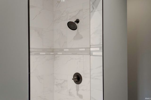 1397 Dixon Place, Huntertown, IN 46748