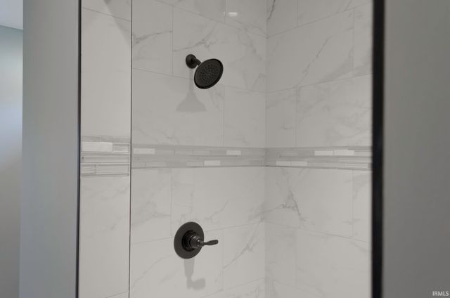 1397 Dixon Place, Huntertown, IN 46748