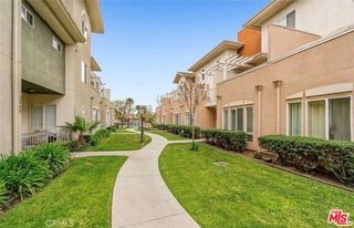 12078 S Broadway, Los Angeles, CA 90061