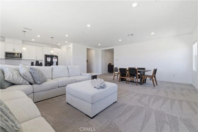 3347 Emerald Ln, Lancaster, CA 93535