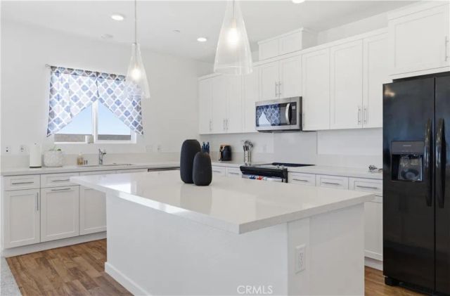 3347 Emerald Ln, Lancaster, CA 93535