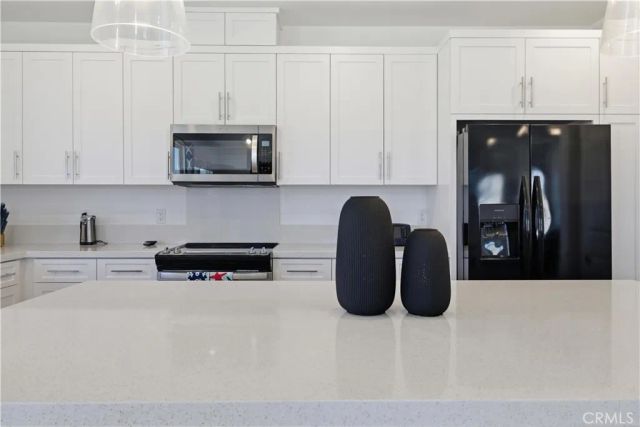 3347 Emerald Ln, Lancaster, CA 93535