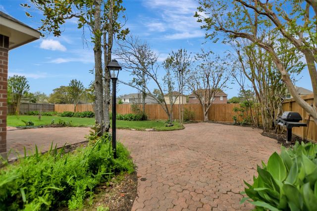 1709 Orlando Street, Friendswood, TX 77546