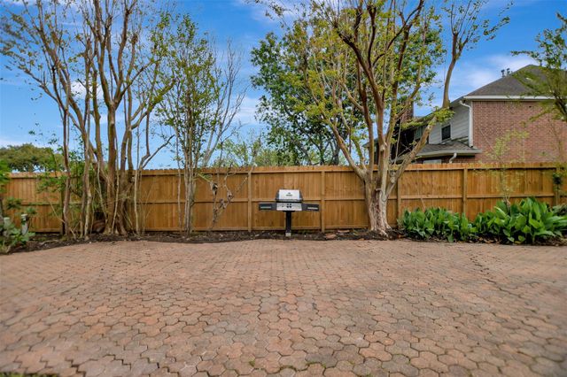 1709 Orlando Street, Friendswood, TX 77546