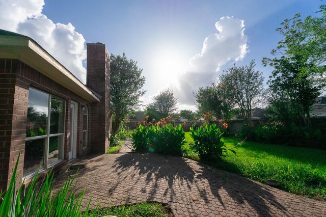 1709 Orlando Street, Friendswood, TX 77546