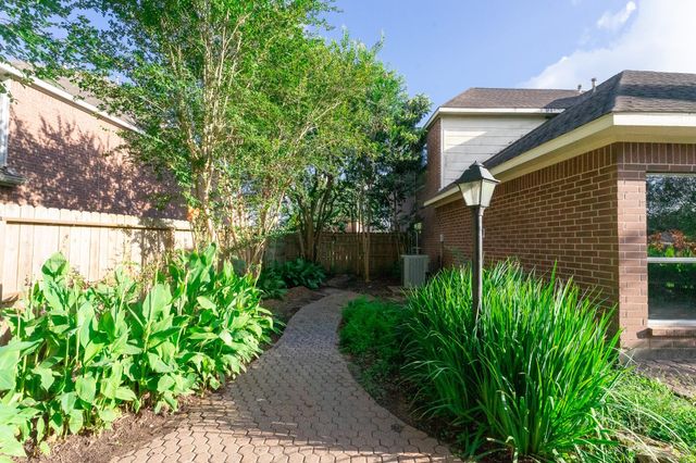 1709 Orlando Street, Friendswood, TX 77546