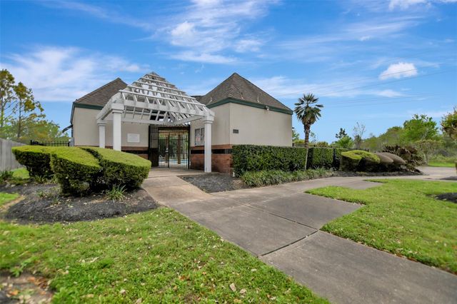 1709 Orlando Street, Friendswood, TX 77546