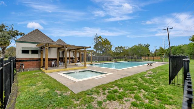 1709 Orlando Street, Friendswood, TX 77546