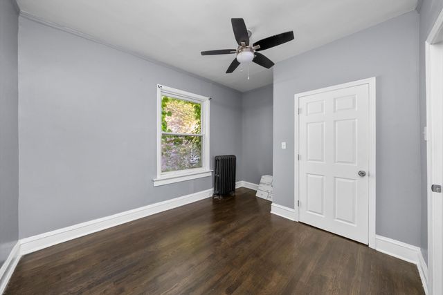 7643 S Paxton Avenue, Chicago, IL 60649