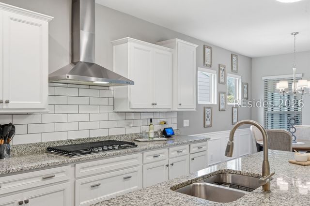 673 Village Green Ln, Okatie, SC 29909