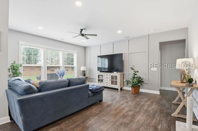 673 Village Green Ln, Okatie, SC 29909