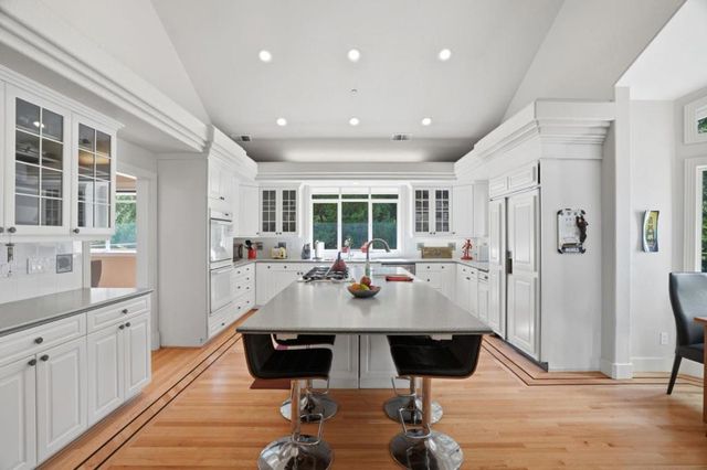 24106 Deerpath Road, Saratoga, CA 95070
