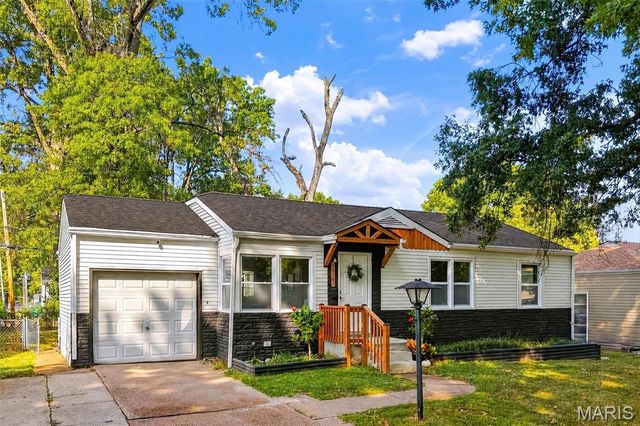 10501 Hoyt Drive, St Louis, MO 63137