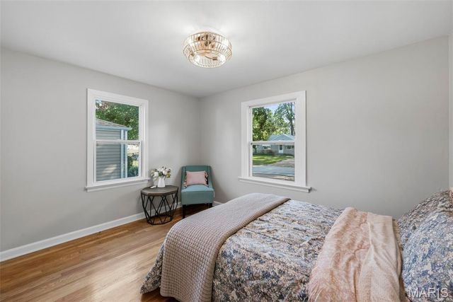 10501 Hoyt Drive, St Louis, MO 63137