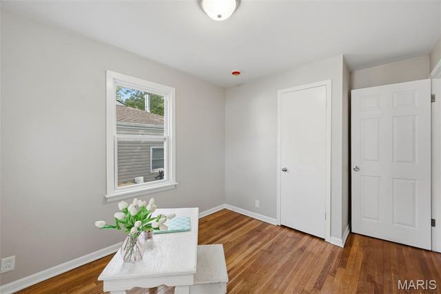 10501 Hoyt Drive, St Louis, MO 63137