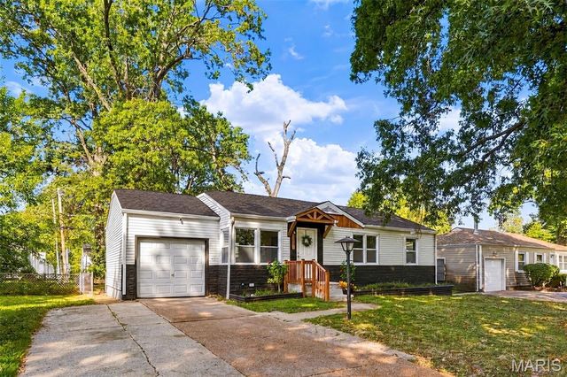 10501 Hoyt Drive, St Louis, MO 63137