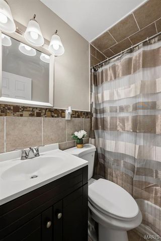 10501 Hoyt Drive, St Louis, MO 63137