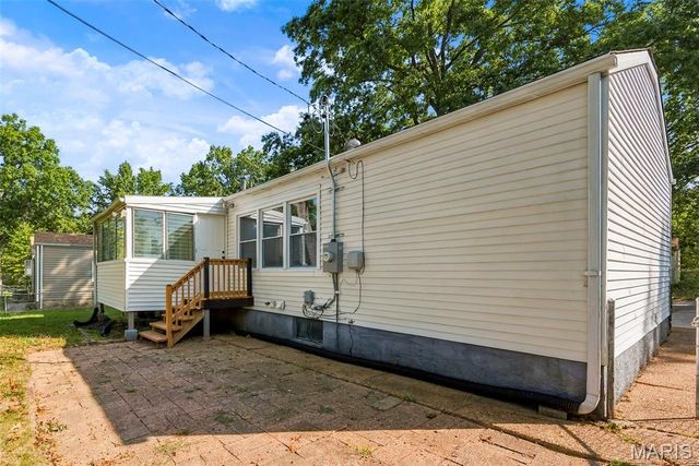 10501 Hoyt Drive, St Louis, MO 63137