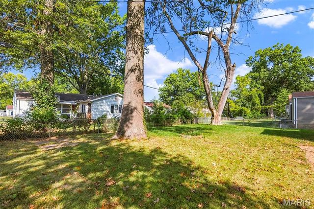 10501 Hoyt Drive, St Louis, MO 63137