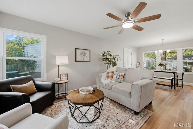 10501 Hoyt Drive, St Louis, MO 63137