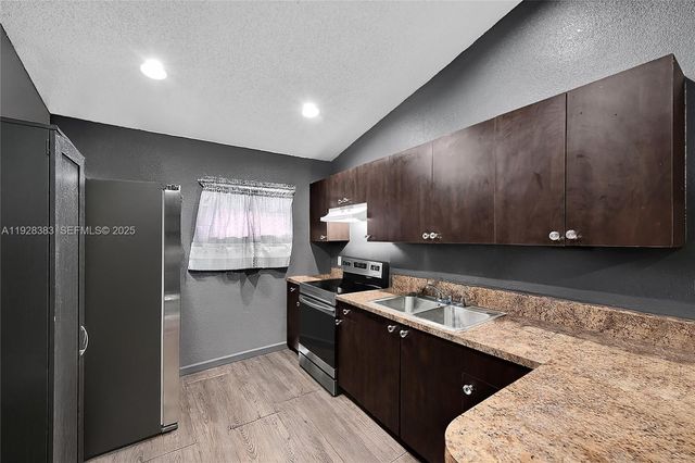 634 NW 15th Ave, Fort Lauderdale, FL 33311