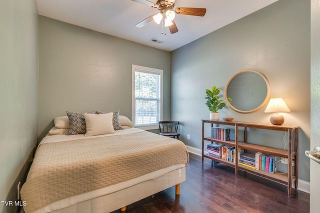 29 Dunham Circle, Johnson City, TN 37601