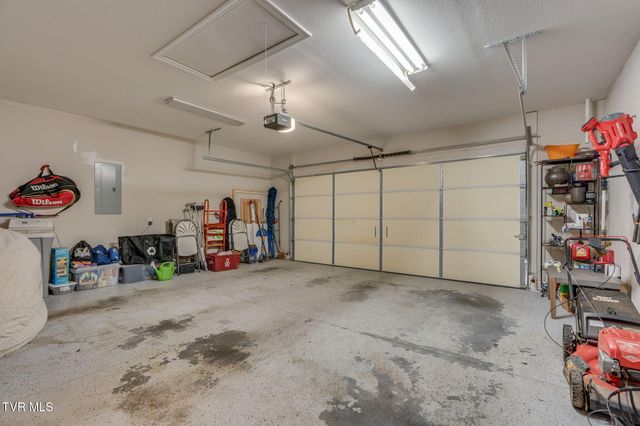 29 Dunham Circle, Johnson City, TN 37601