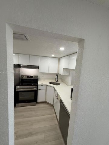 2655 NW 60th Way 195, Sunrise, FL 33313