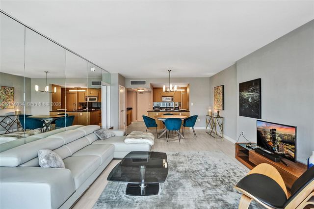 10275 Collins Ave 1116, Bal Harbour, FL 33154