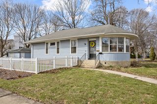 1150 Cedar Avenue, Elgin, IL 60120