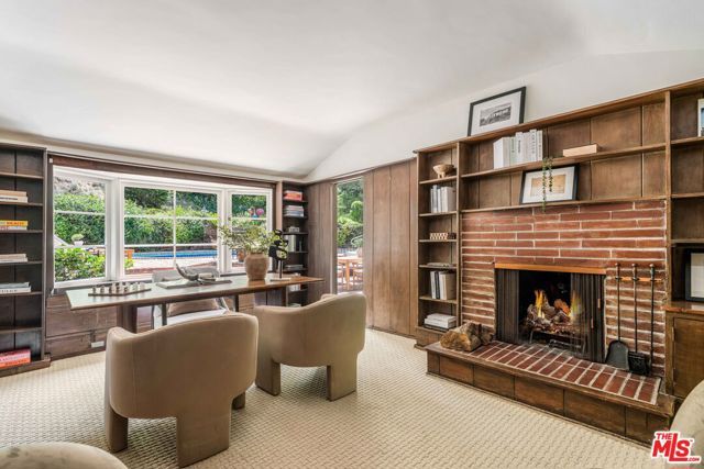 10686 Somma Way, Los Angeles, CA 90077