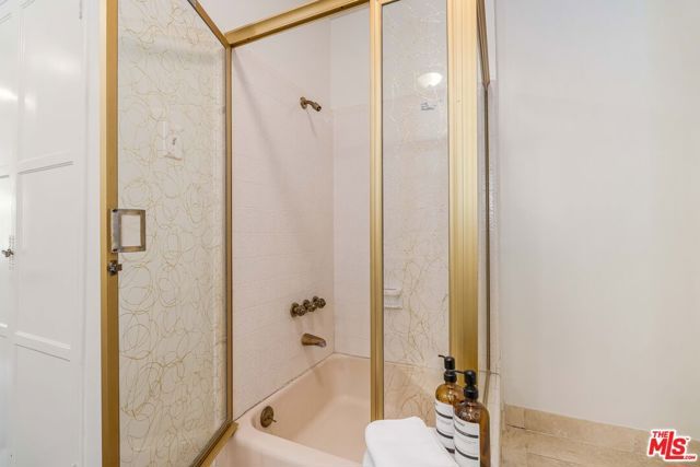 10686 Somma Way, Los Angeles, CA 90077