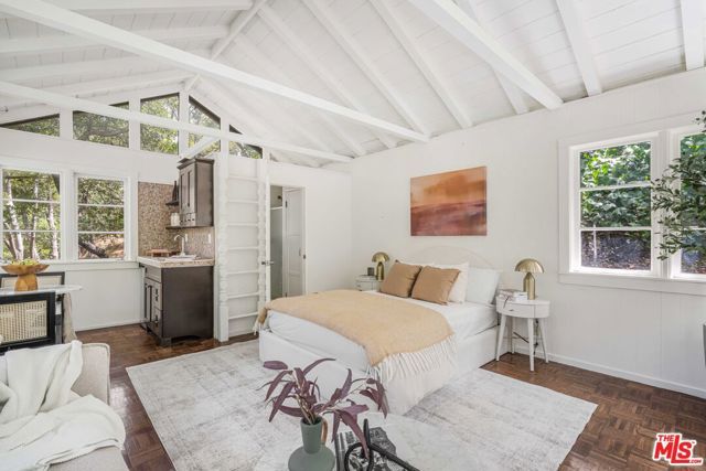 10686 Somma Way, Los Angeles, CA 90077