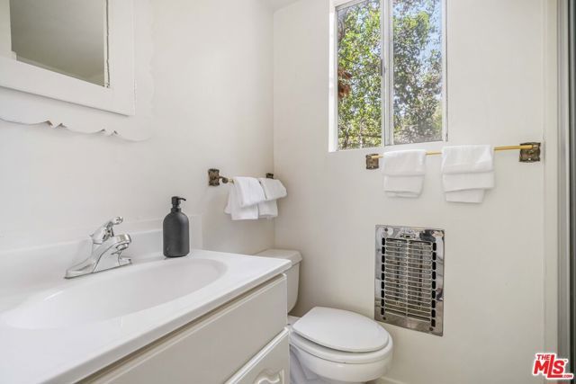 10686 Somma Way, Los Angeles, CA 90077