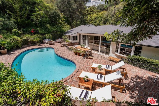 10686 Somma Way, Los Angeles, CA 90077