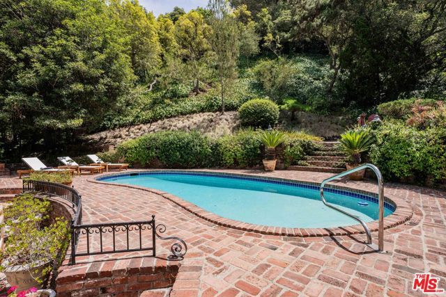 10686 Somma Way, Los Angeles, CA 90077