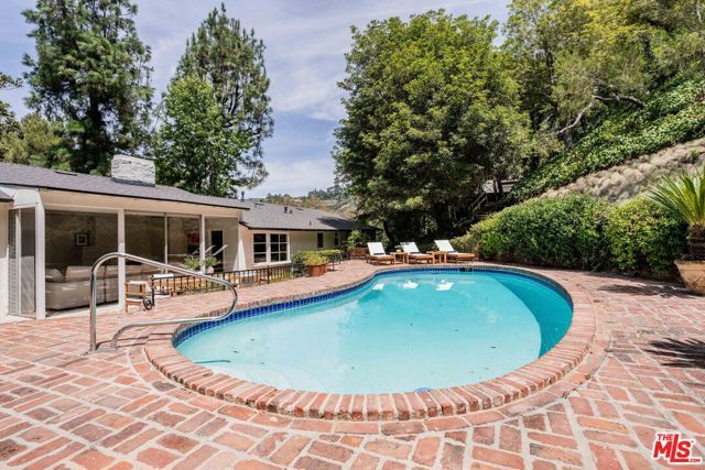 10686 Somma Way, Los Angeles, CA 90077
